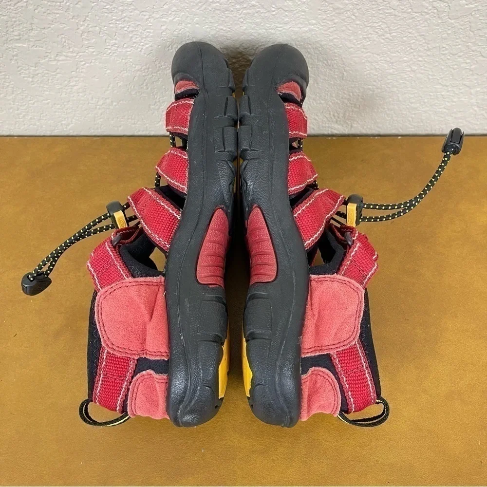 Keen Newport H2 (Ribbon Red/Gargoyle) Waterproof Kid's Shoe Size 2